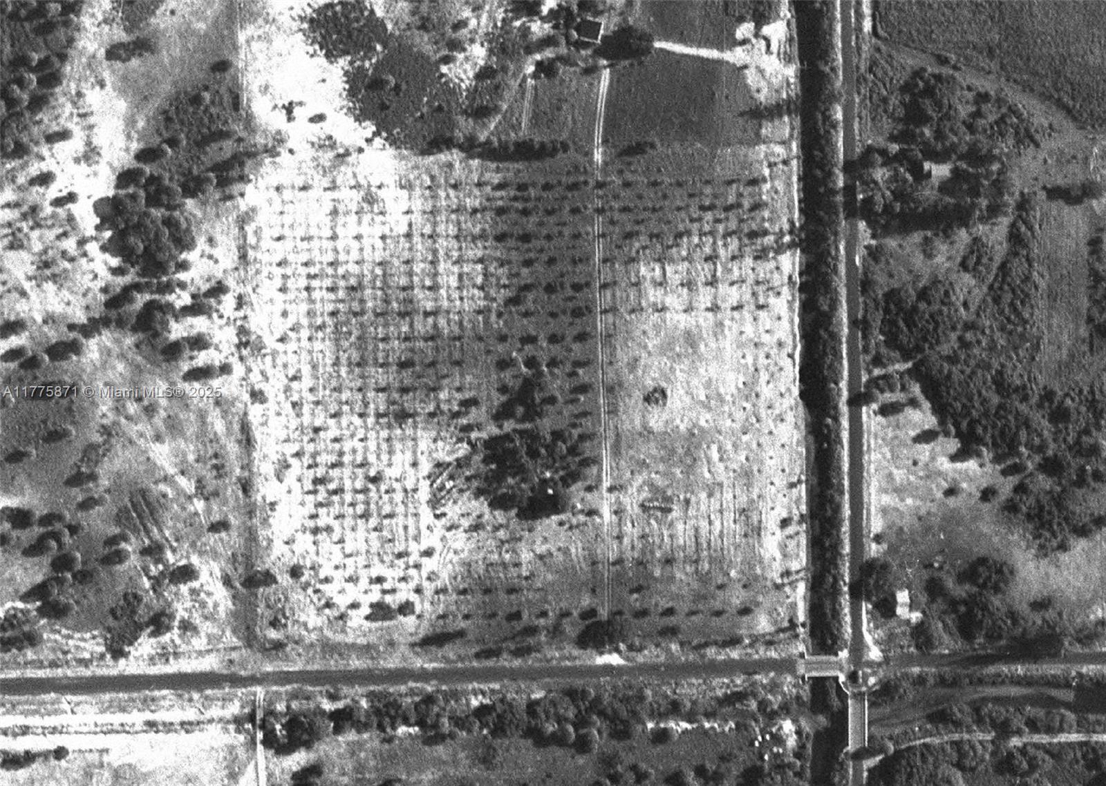 S/D OF 5-42-43, SE 1/4 OF - Residential