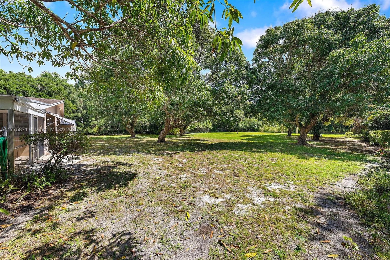 S/D OF 5-42-43, SE 1/4 OF - Residential