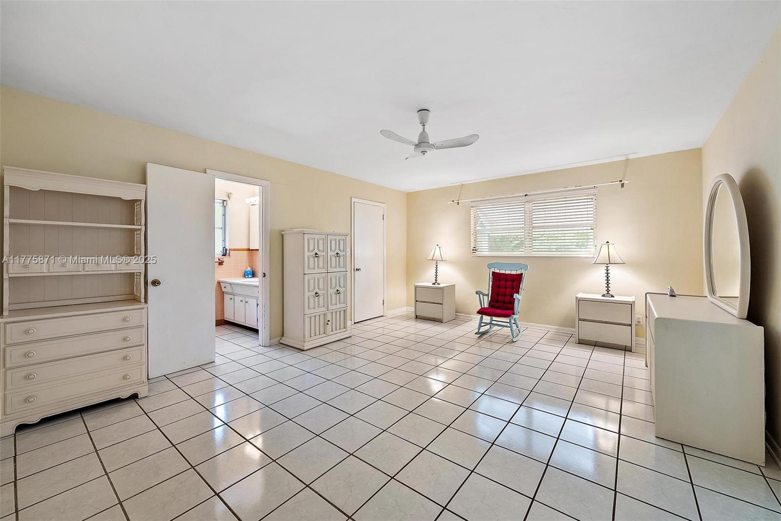 S/D OF 5-42-43, SE 1/4 OF - Residential