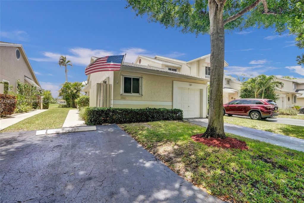 Photo of 2083 E Discovery Cir E, Deerfield Beach, FL 33442 (MLS # A11836779)