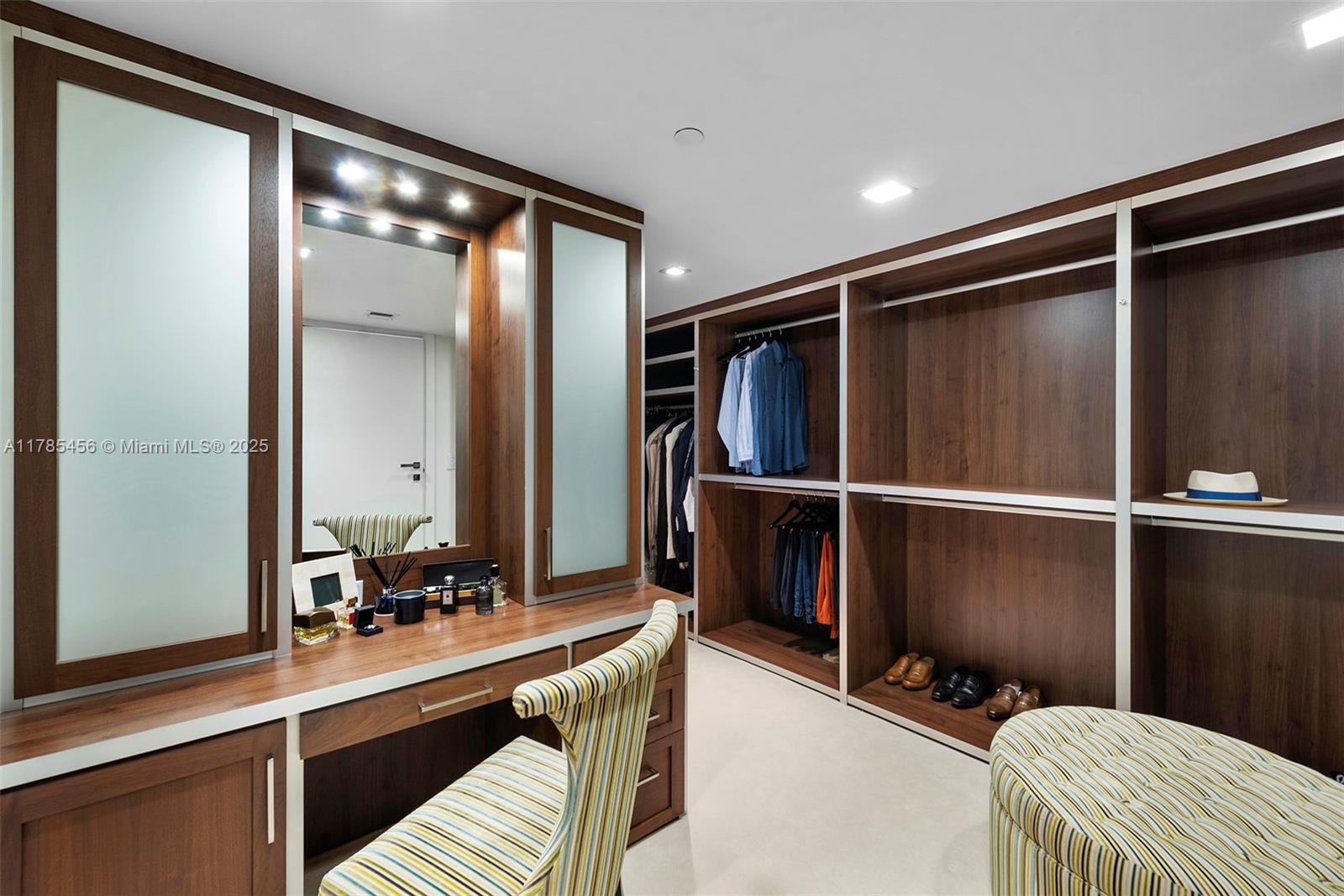 JADE OCEAN CONDO - Residential