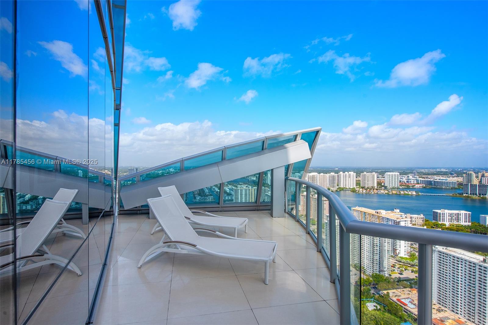 JADE OCEAN CONDO - Residential