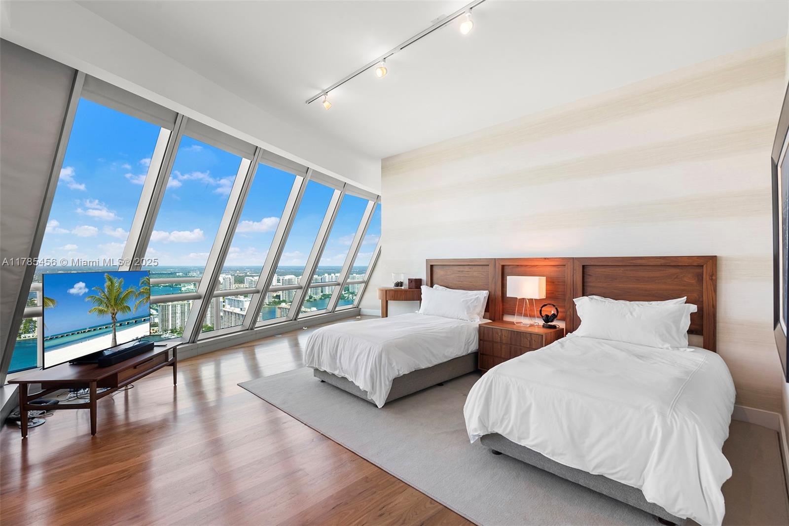 JADE OCEAN CONDO - Residential