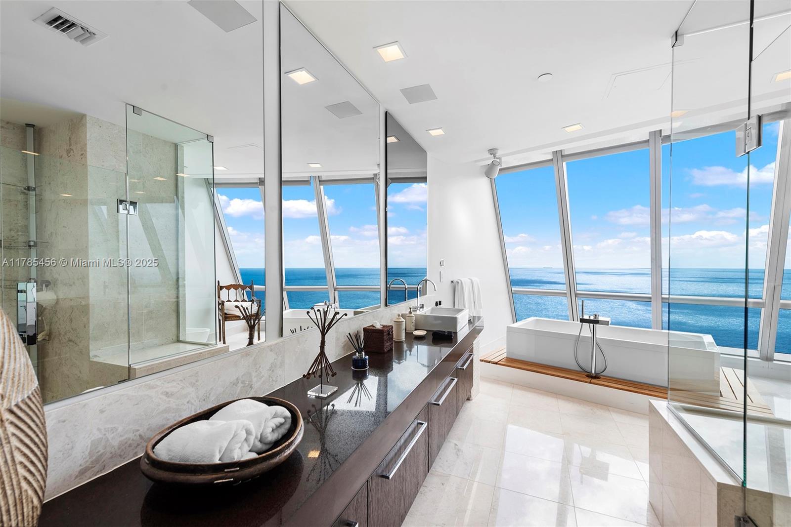 JADE OCEAN CONDO - Residential
