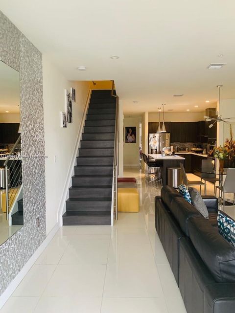 10220 NW 63rd Ter 205 Doral FL 33178
