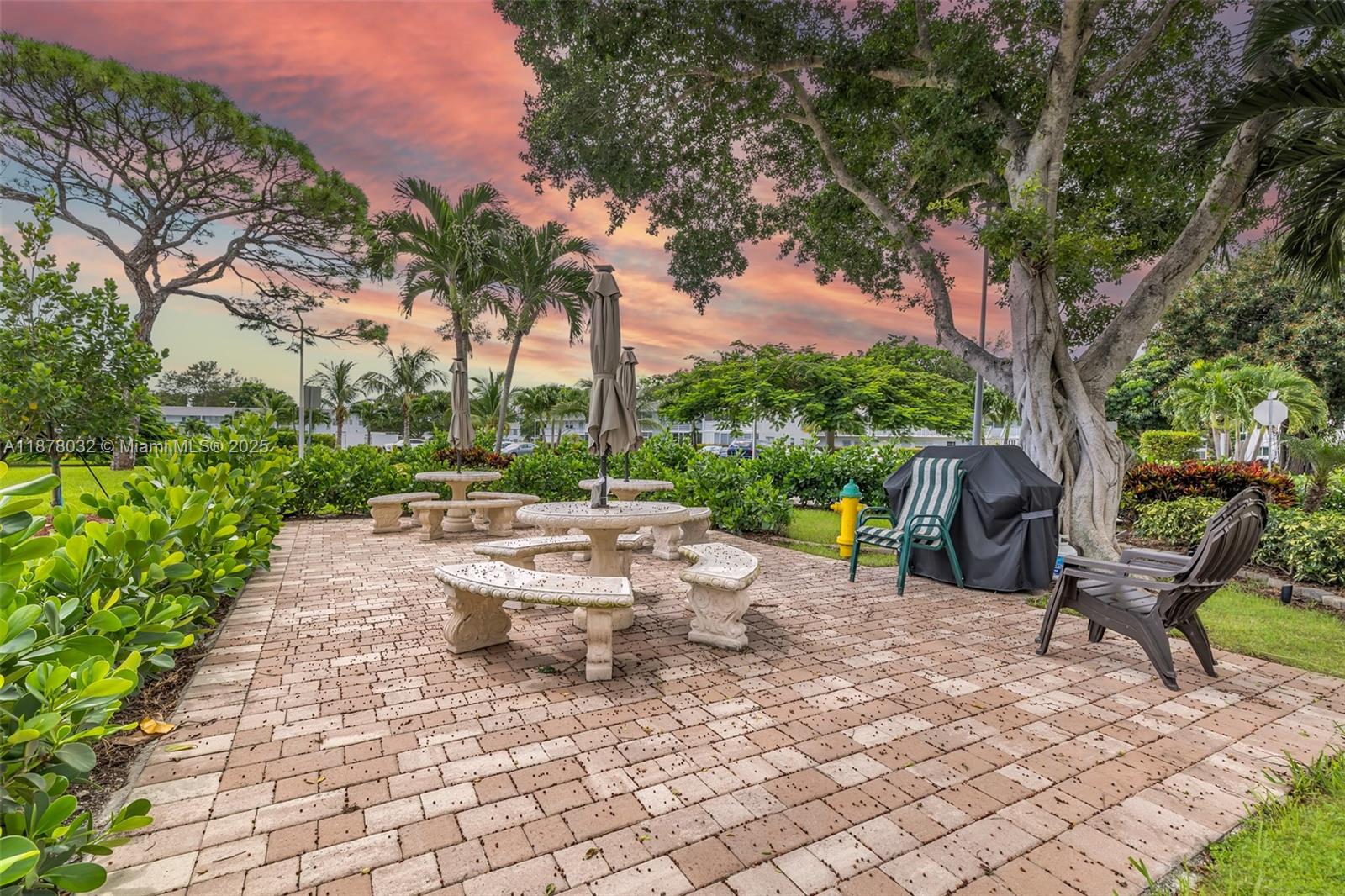 LYNDHURST I CONDO - Residential