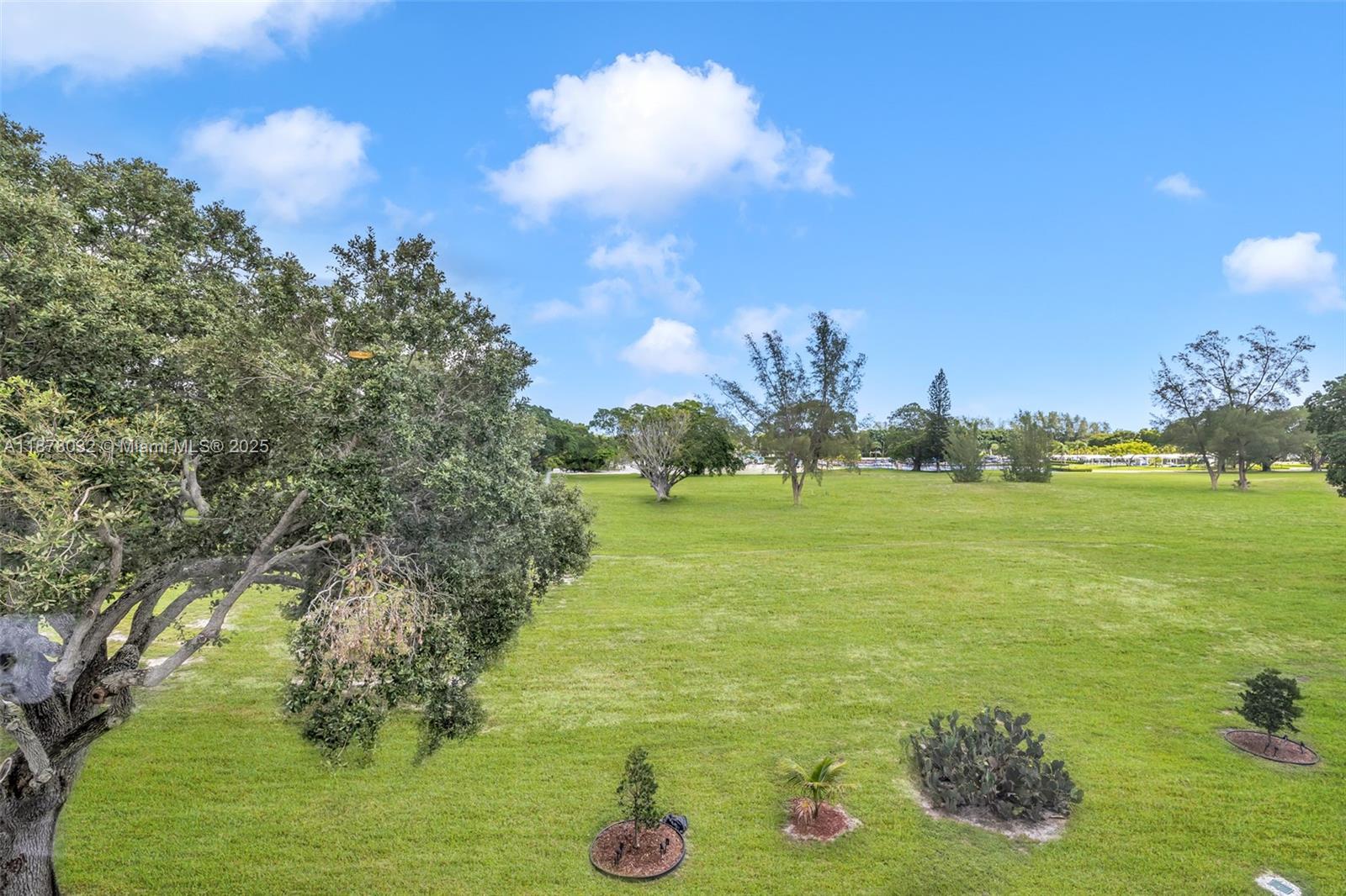 LYNDHURST I CONDO - Residential