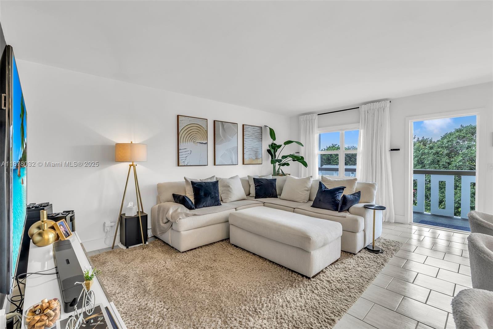 LYNDHURST I CONDO - Residential