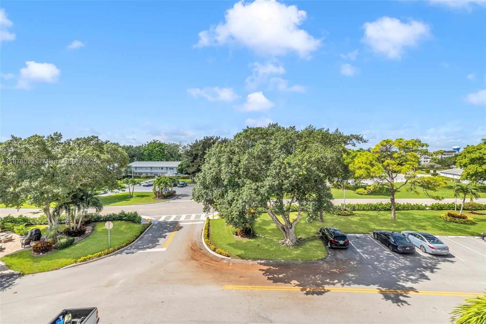 LYNDHURST I CONDO - Residential