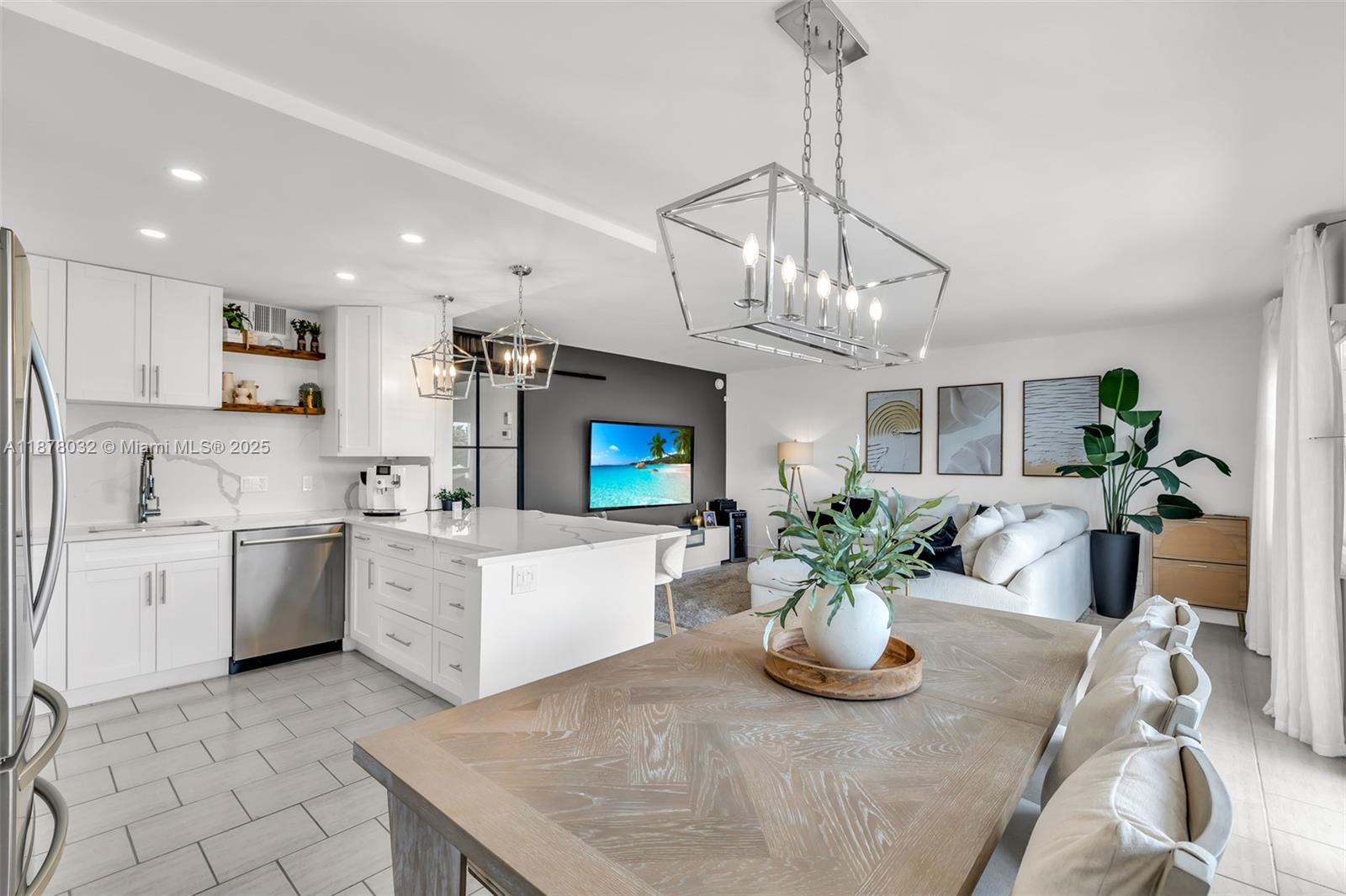 LYNDHURST I CONDO - Residential