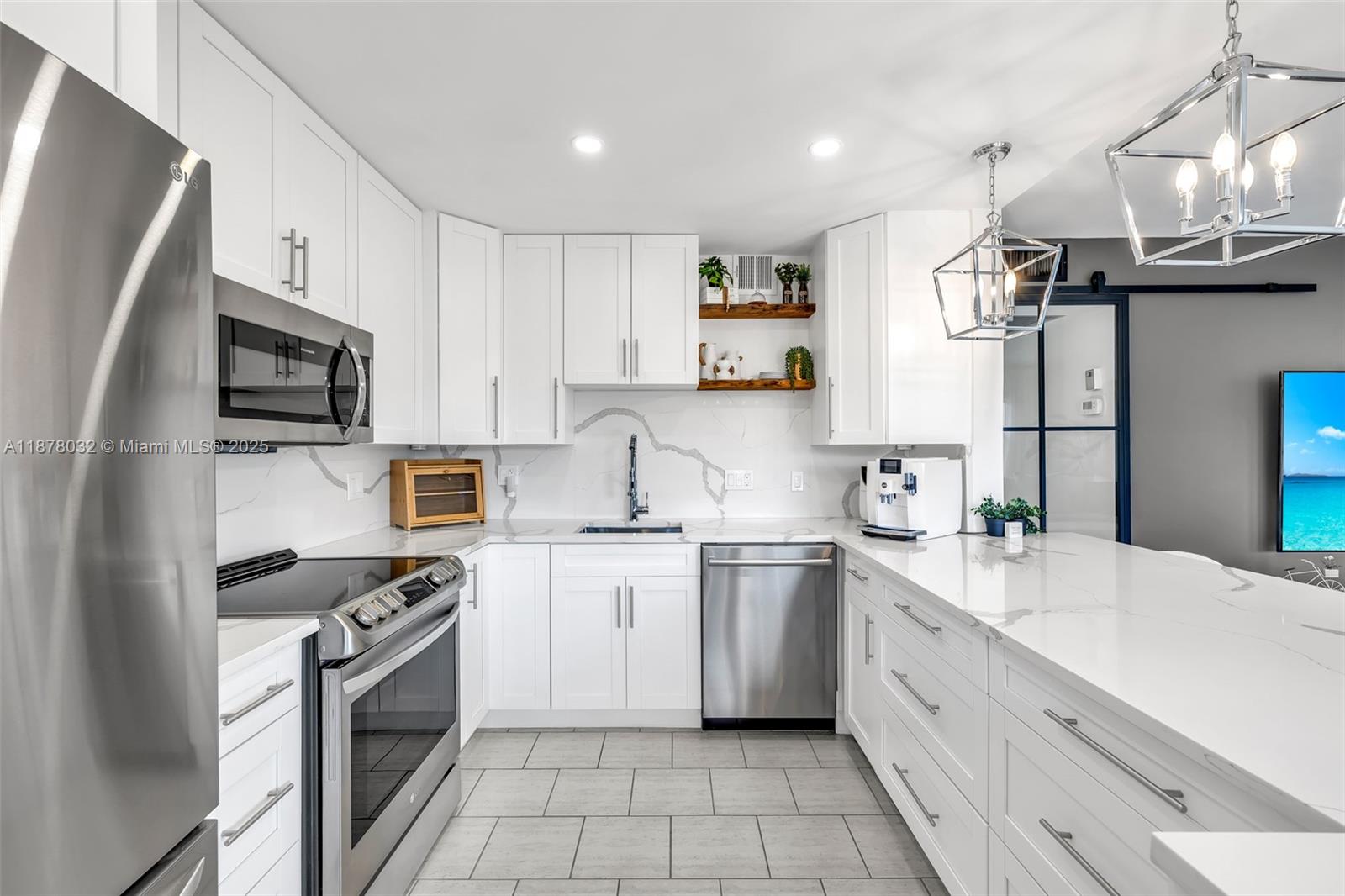 LYNDHURST I CONDO - Residential