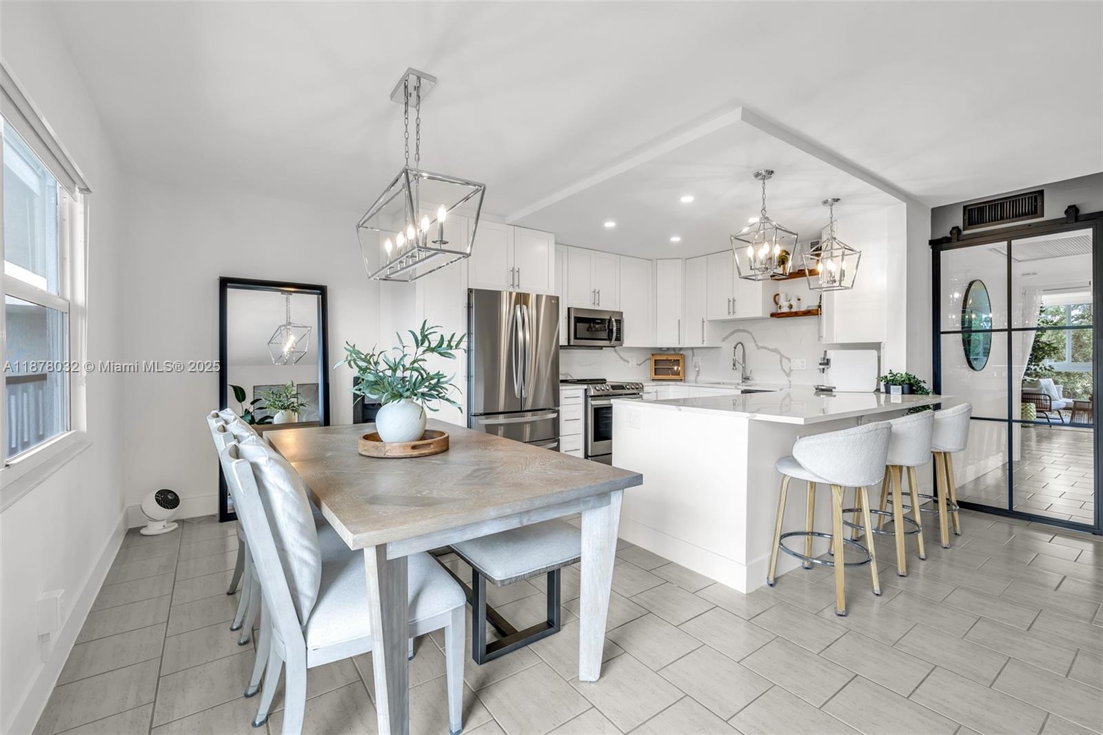 LYNDHURST I CONDO - Residential