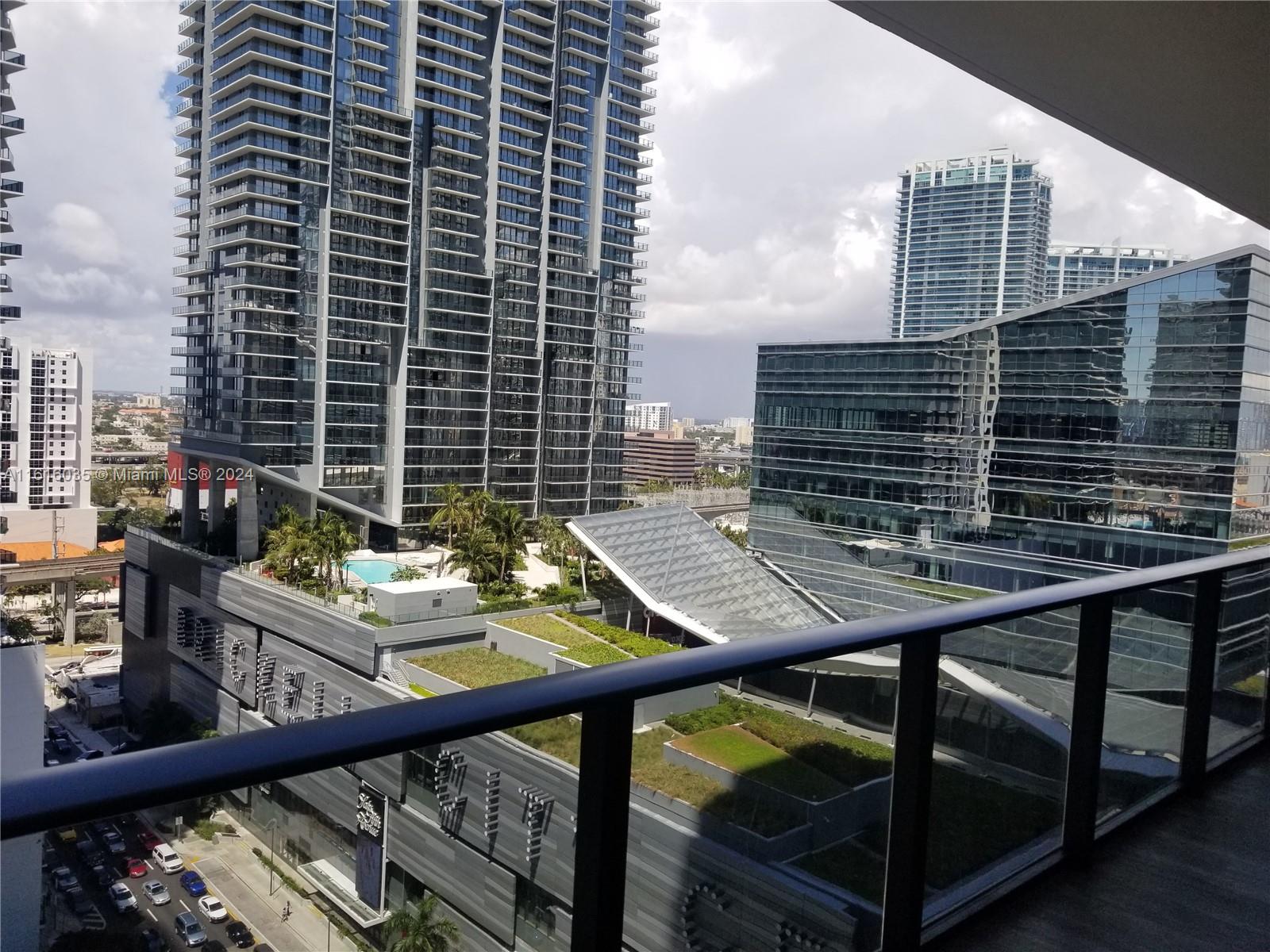 SLS LUX - Residential