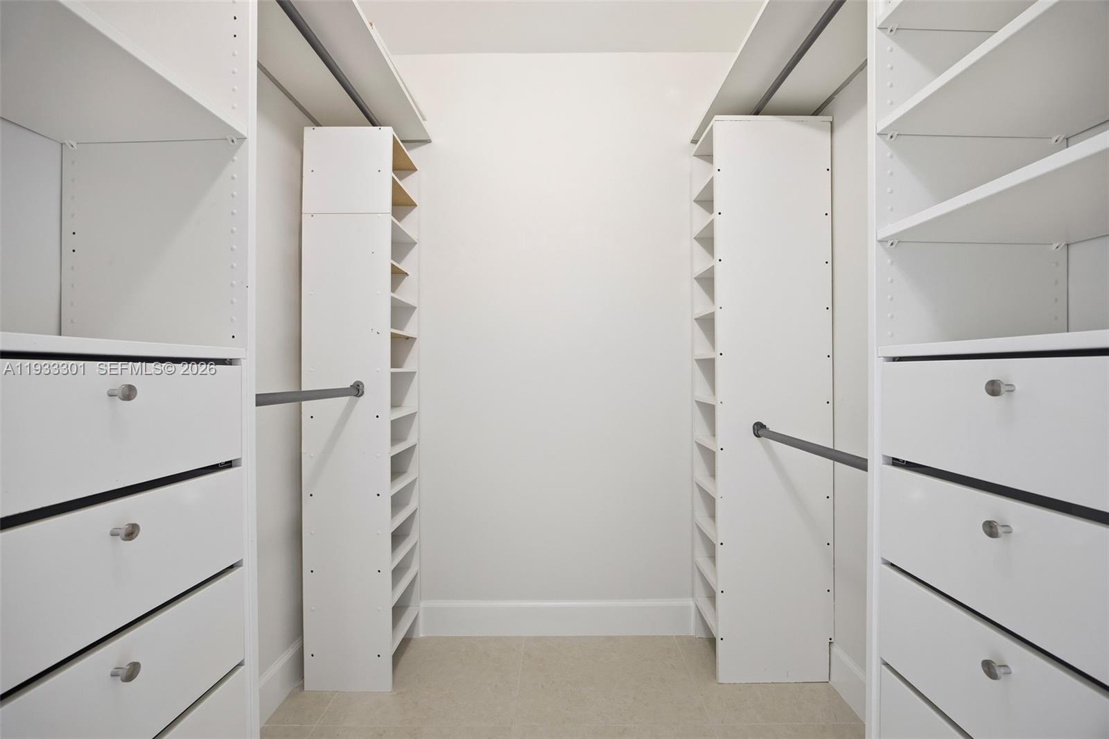 THE GRANDVIEW PALACE COND - Residential