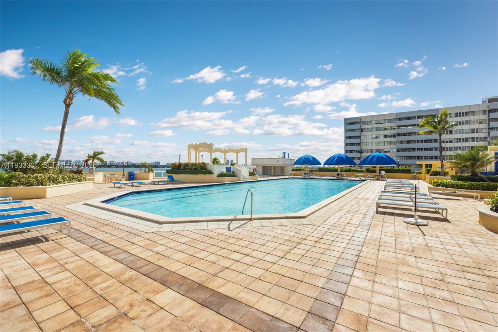 THE GRANDVIEW PALACE COND - Residential