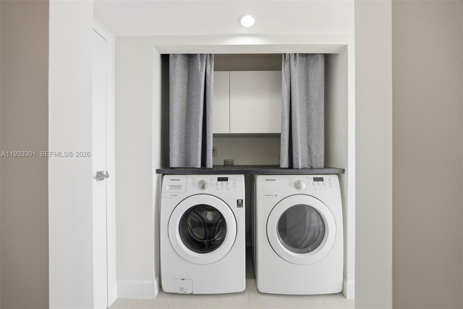 THE GRANDVIEW PALACE COND - Residential