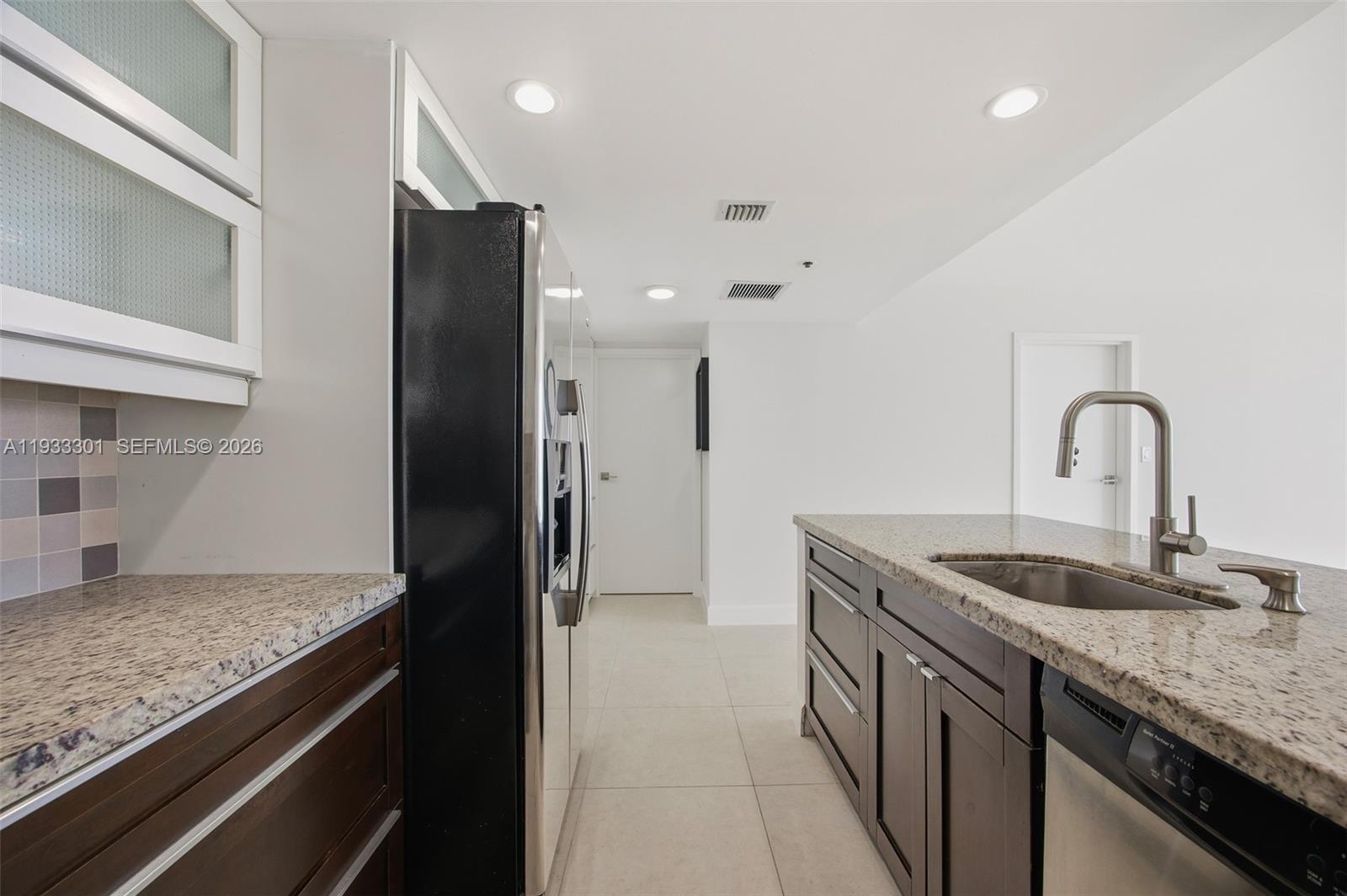 THE GRANDVIEW PALACE COND - Residential