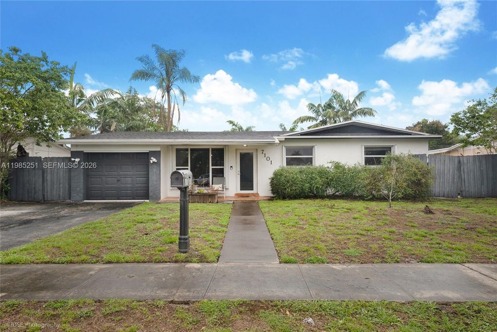 Photo of 7101 Taylor St, Hollywood, FL 33024 (MLS # A11985251)