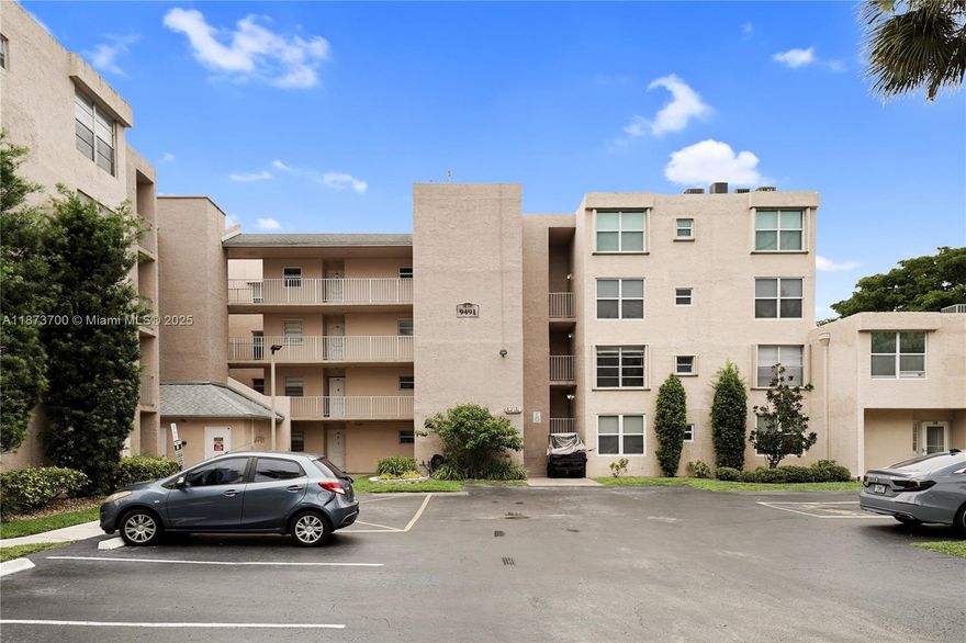 Welcome to this spacious and beautiful maintained 2/2 on the second-floor end unit. Offering breathtaking views of the pool and golf course. conveniently situated in the heart of the Davie. ideally located near Nova University, business, Fort. Lauderdale International Airport, close to major highways and shopping. Enjoy as an owner the Pine Island Ridge Country Club with access to golf course, tennis, basketball, swimming pools, restaurants and more. No rentals for the first 2 years.