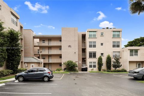 Photo of 9491 Evergreen Pl #207, Davie, FL 33324 (MLS # A11873700)