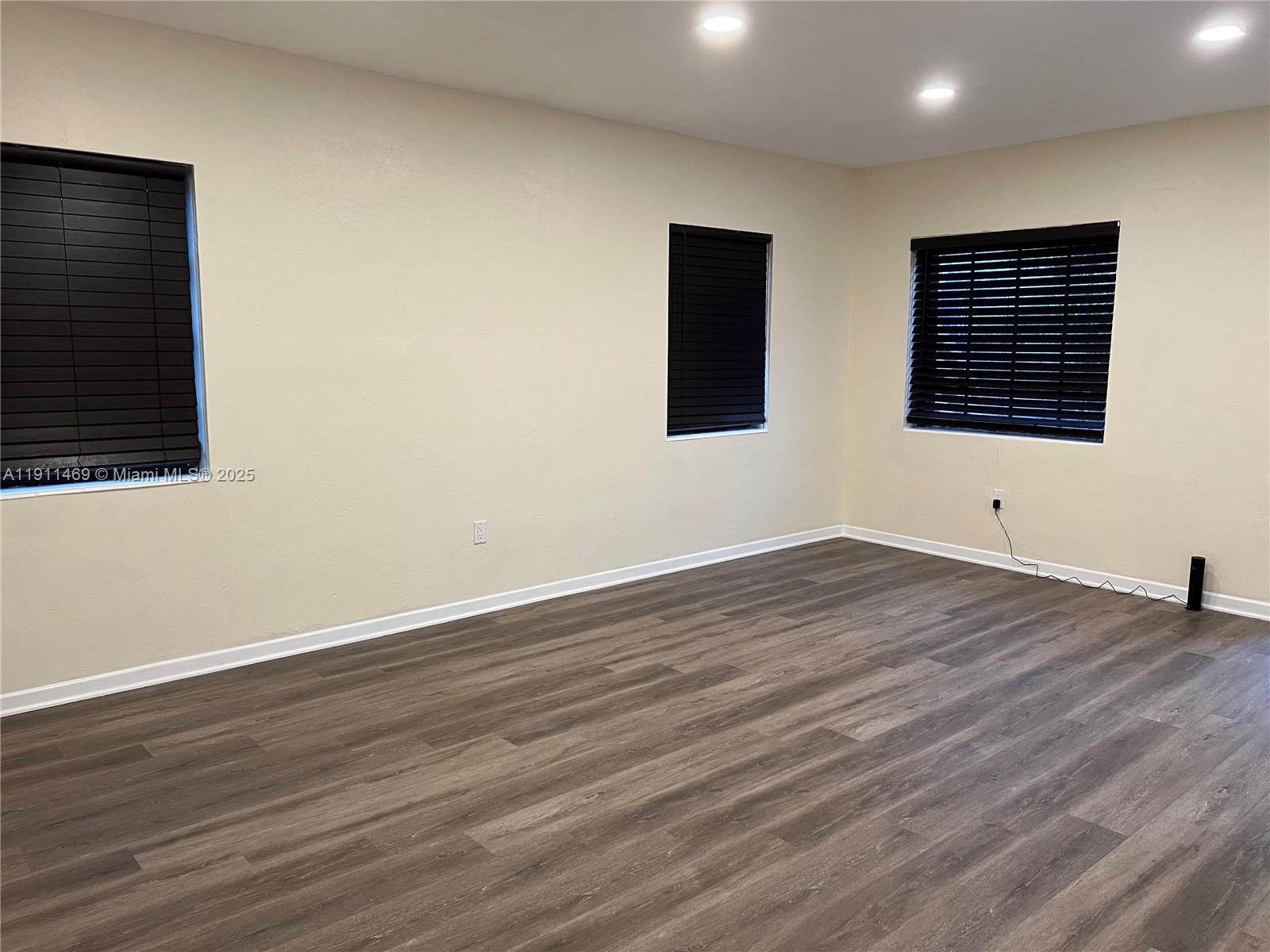 COUNTRY CLUB ESTS SEC 3 - Residential Lease