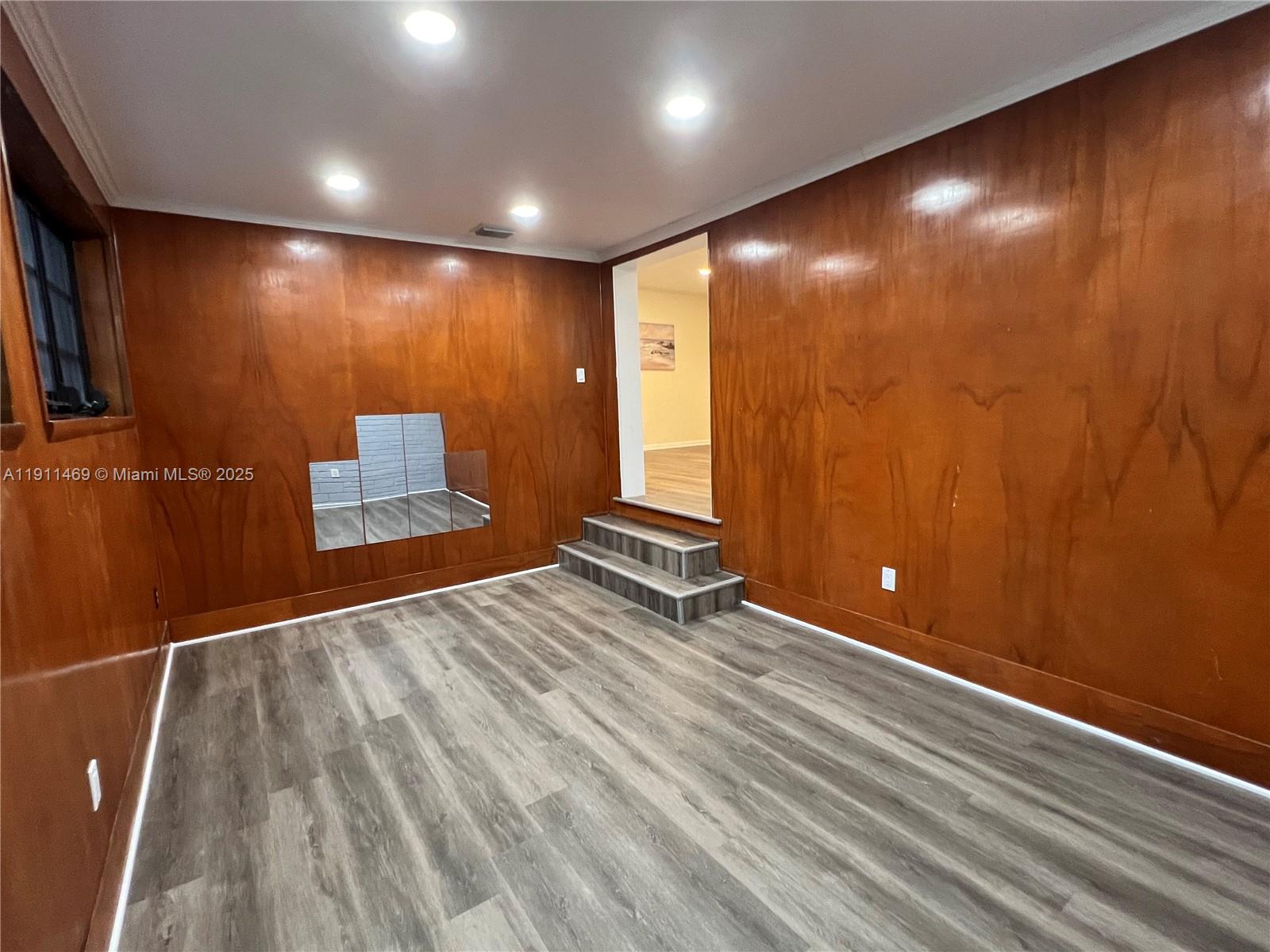 COUNTRY CLUB ESTS SEC 3 - Residential Lease