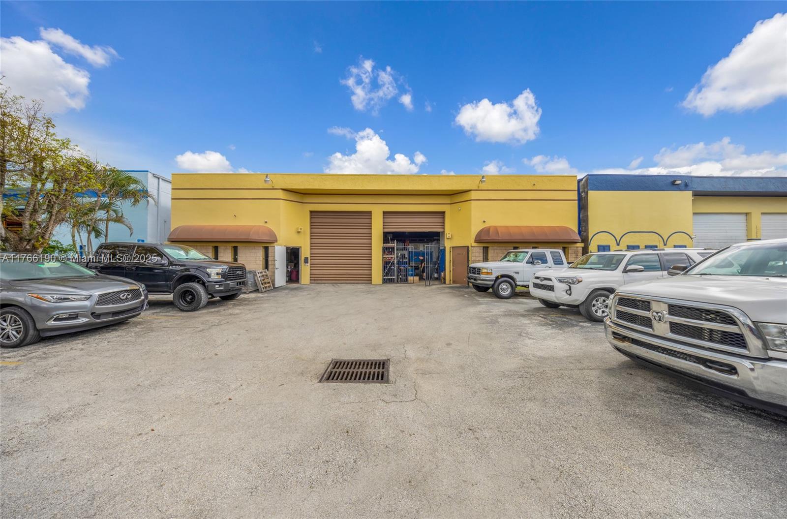 Well-maintained, flexible warehouse space suitable for a variety of industrial uses. High ceilings and wide bays for efficient storage. Ideal for warehousing, distribution, or light manufacturing. Located in a very safe and convenient industrial park right across the Opalocka Airport. Do not miss this opportunity to expand your existing operations or establish a new one in this amazing location