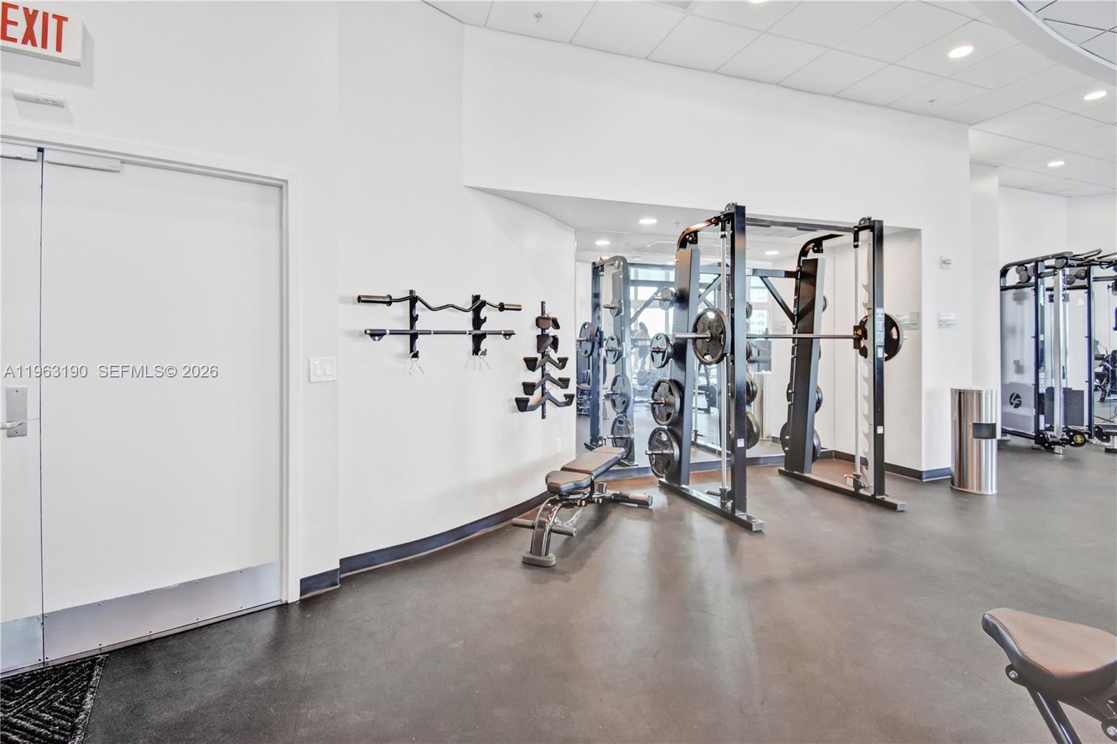 MET 1 CONDO - Residential