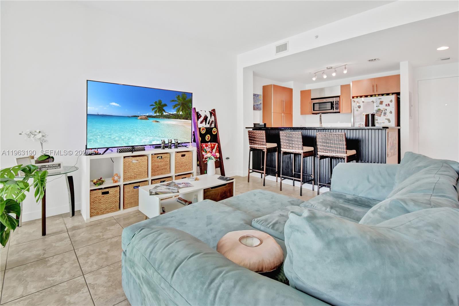 MET 1 CONDO - Residential