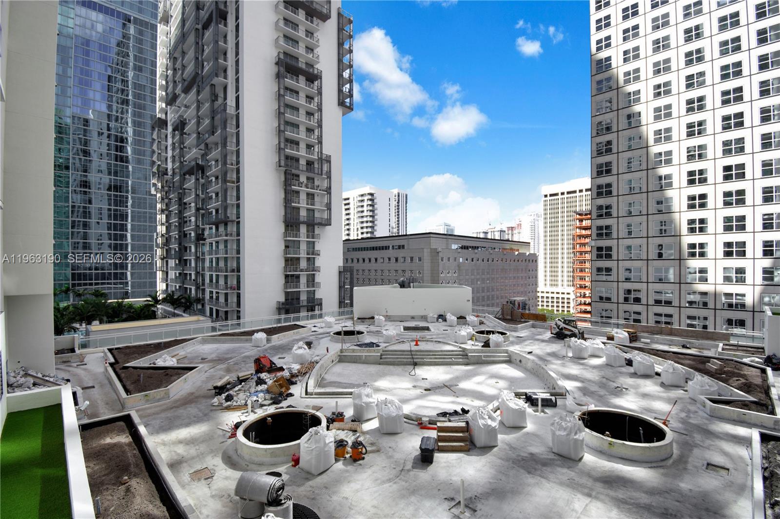 MET 1 CONDO - Residential