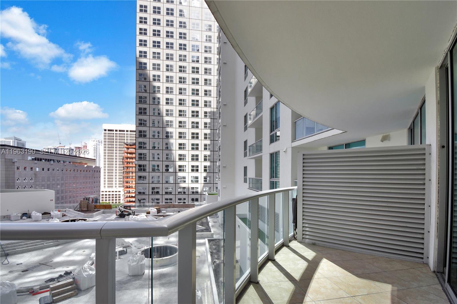 MET 1 CONDO - Residential