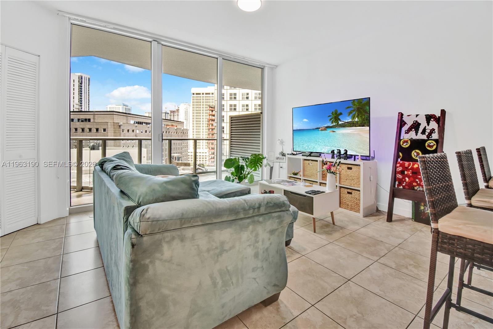 MET 1 CONDO - Residential