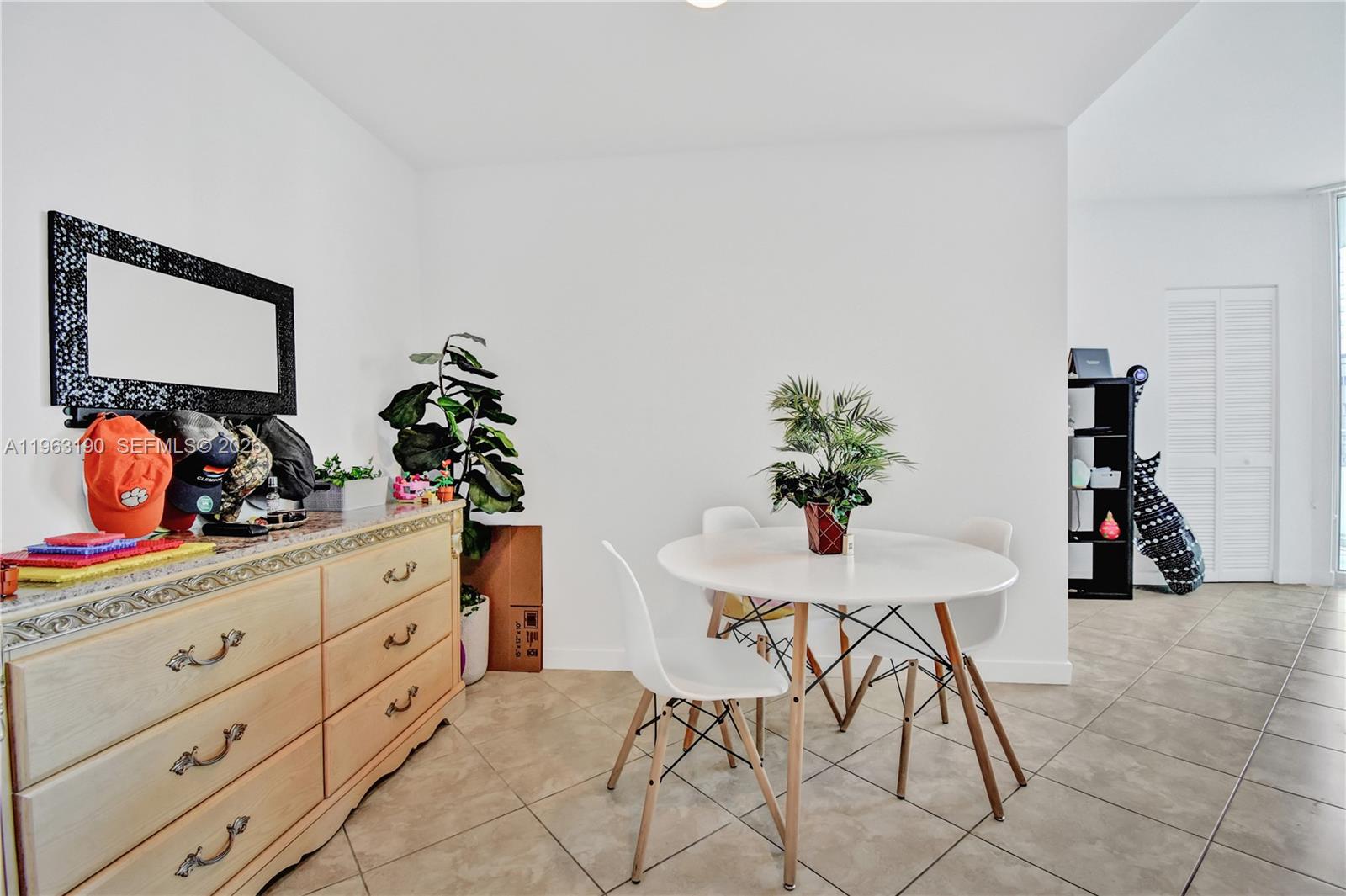 MET 1 CONDO - Residential