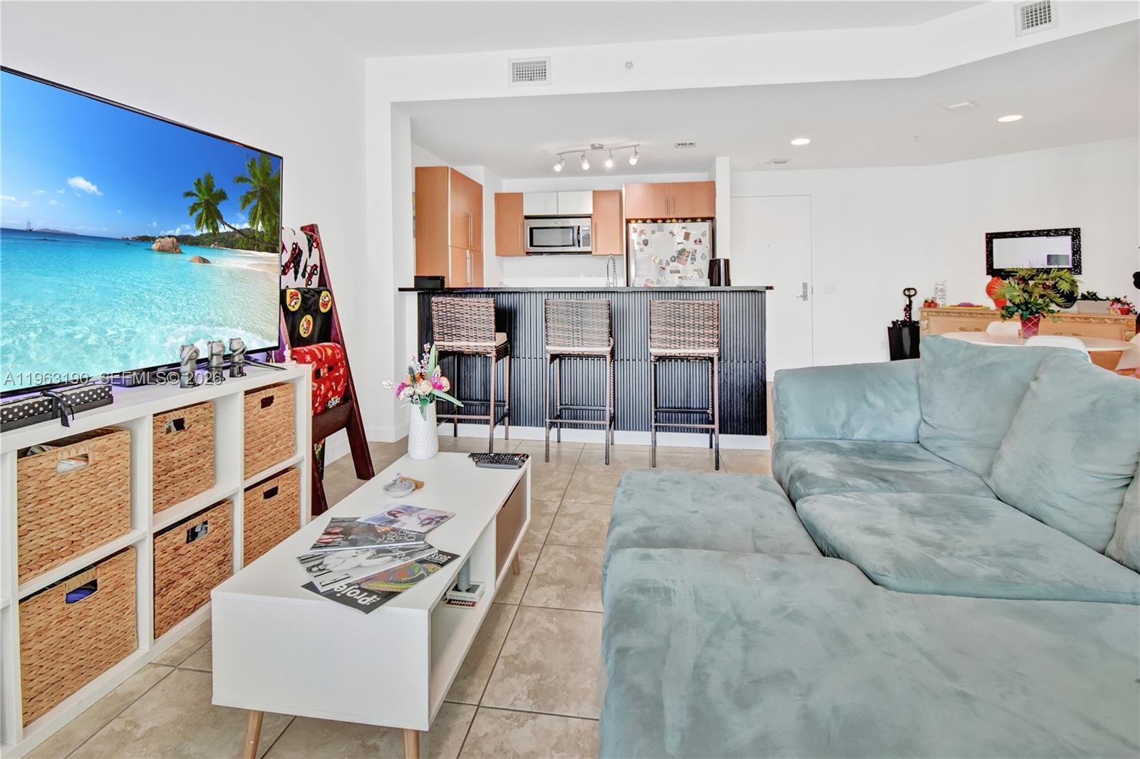 MET 1 CONDO - Residential