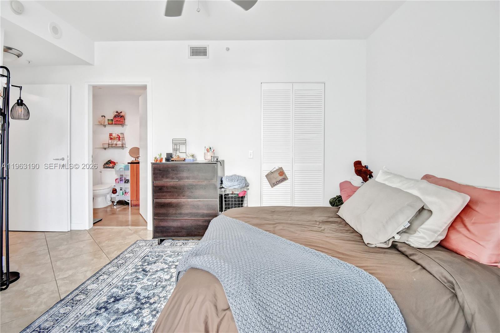 MET 1 CONDO - Residential