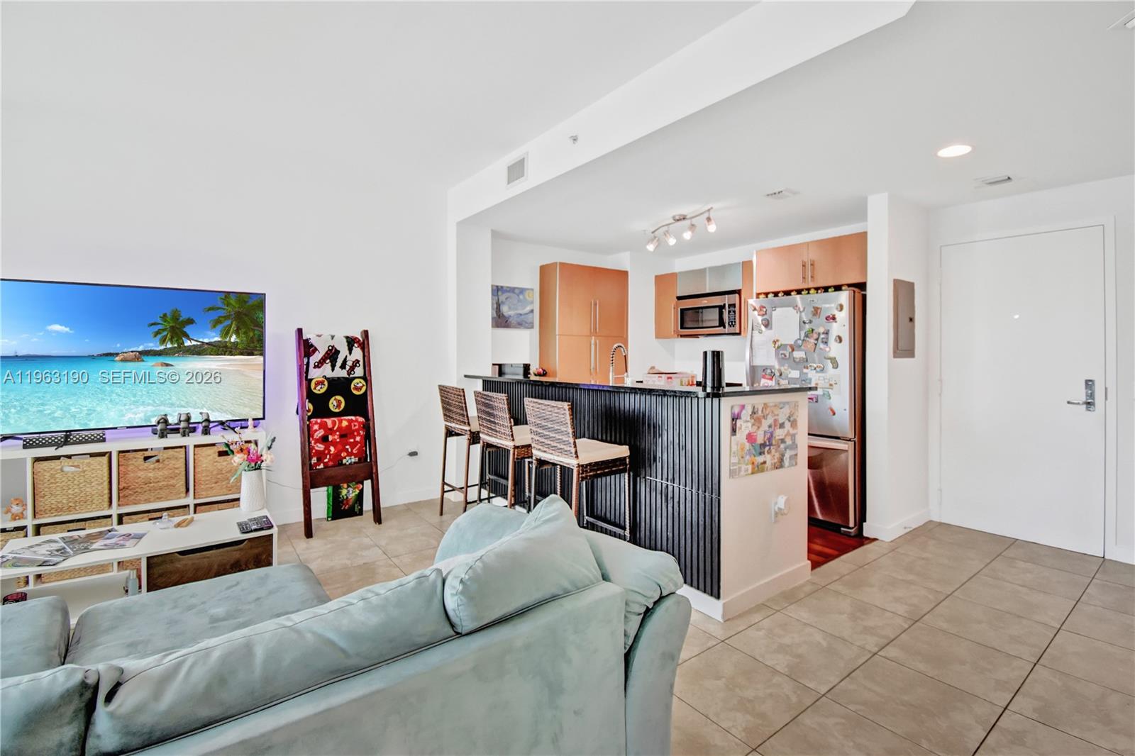 MET 1 CONDO - Residential