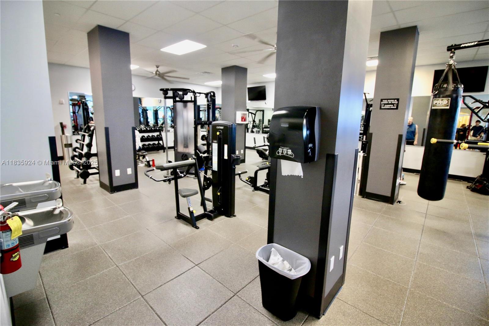 WAVE CONDO - Residential