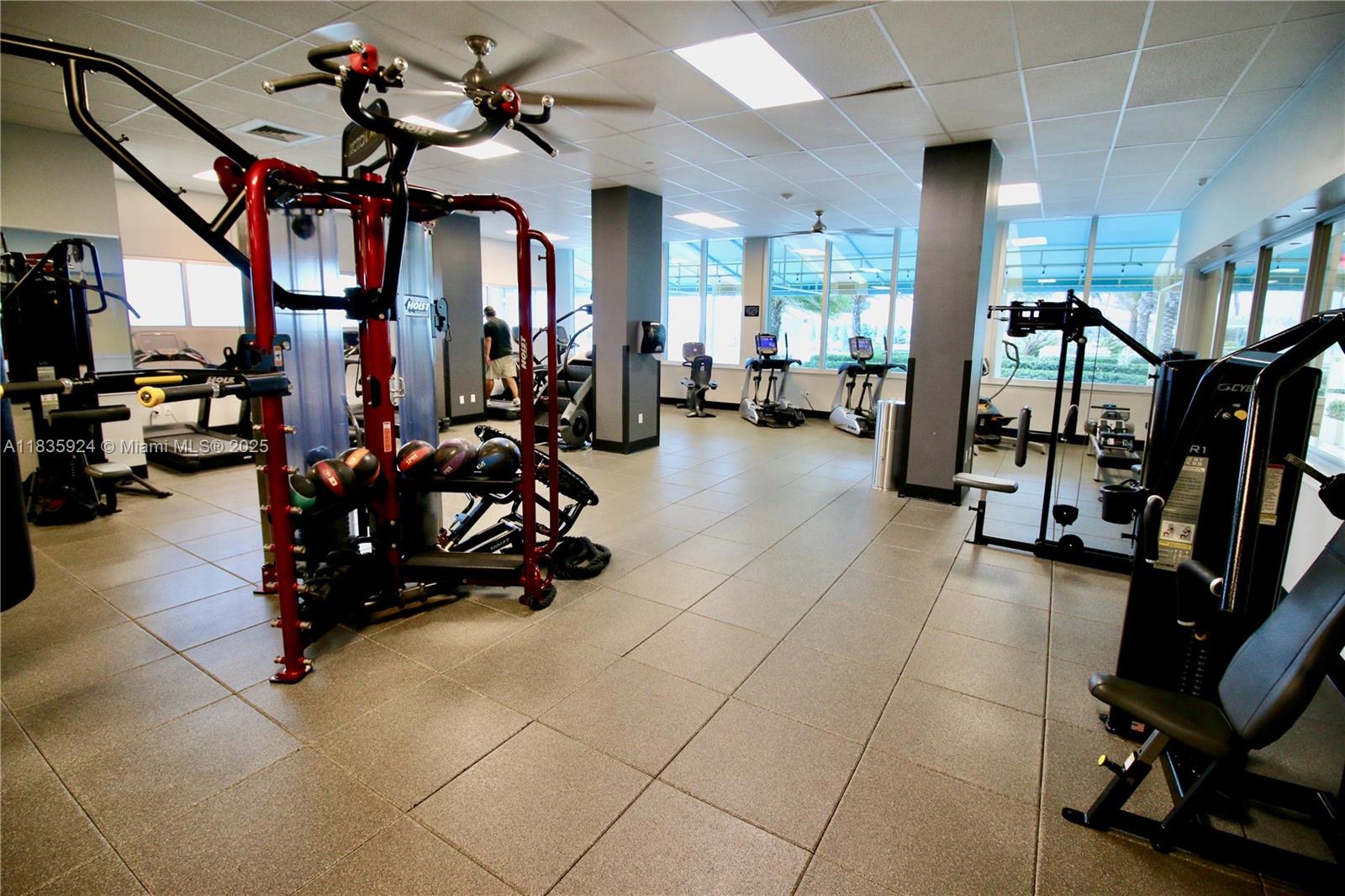 WAVE CONDO - Residential