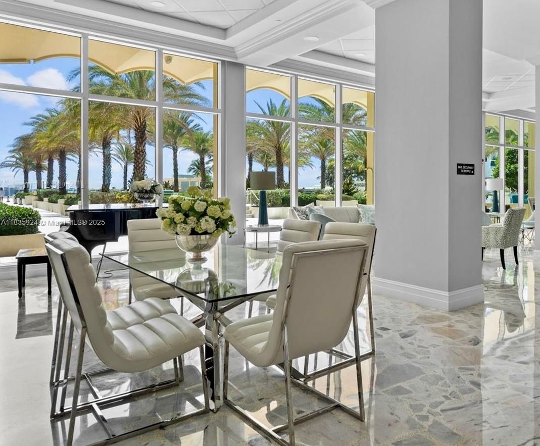 WAVE CONDO - Residential