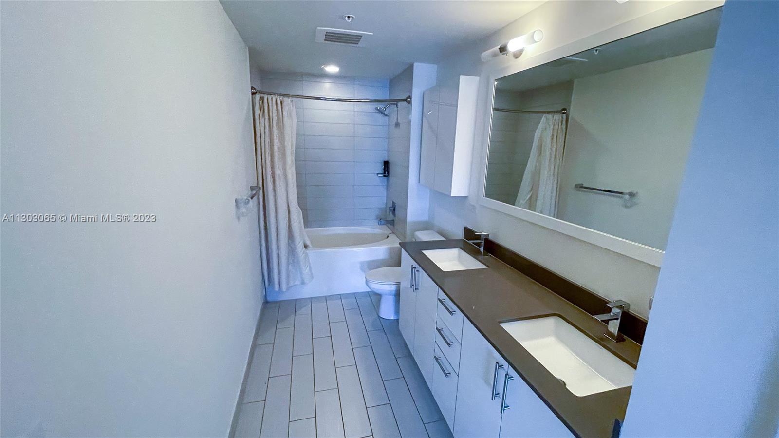 Photo 20 of 62 of 999 SW 1st Ave 3014 condo