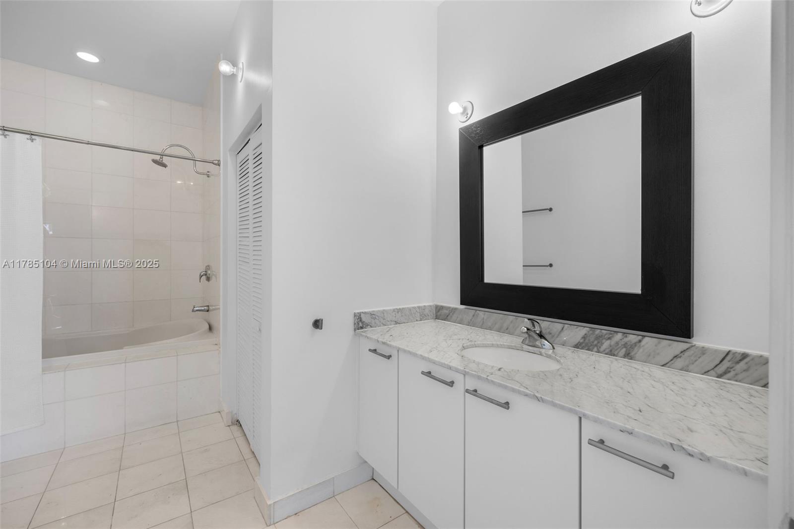 2001 Meridian Ave 412