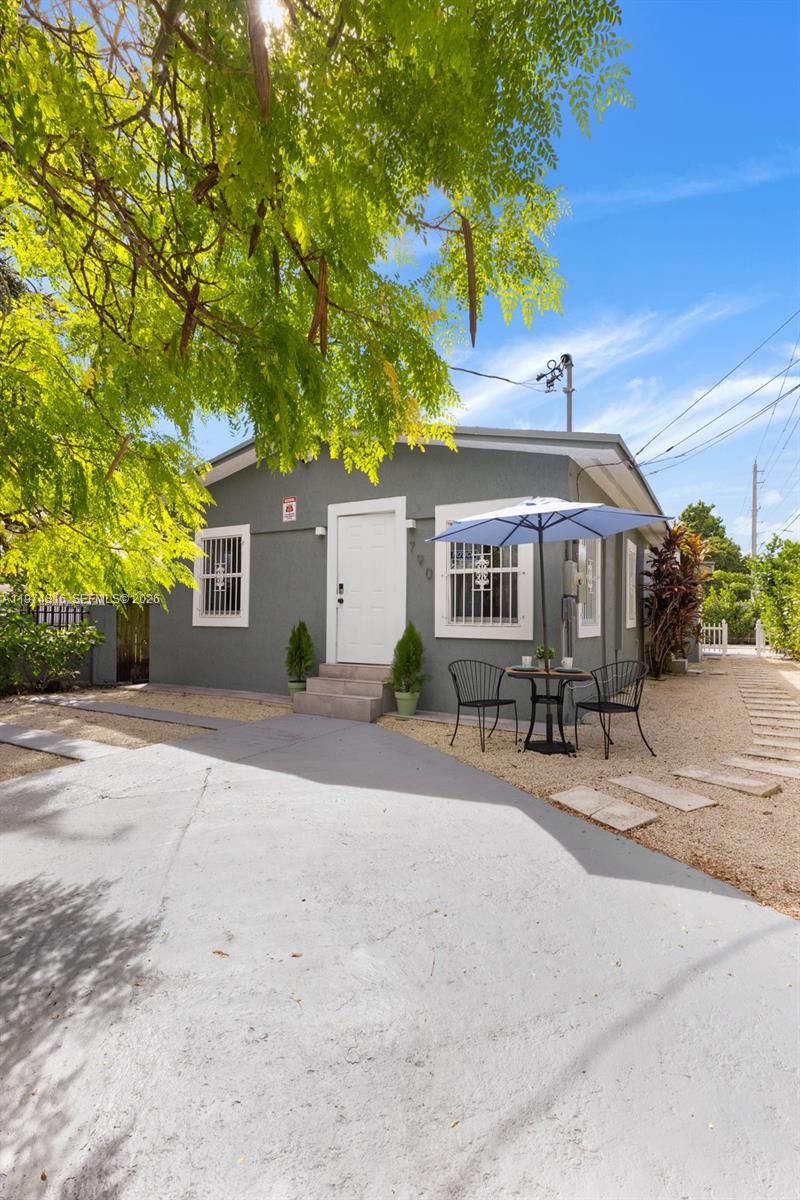 MAINARD MANOR - Residential