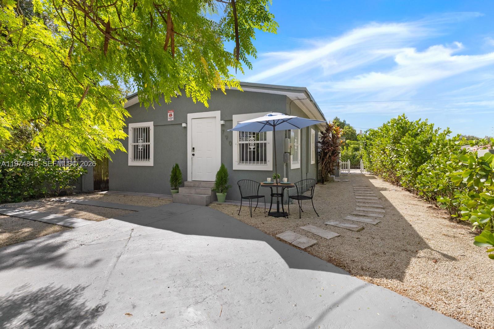 MAINARD MANOR - Residential