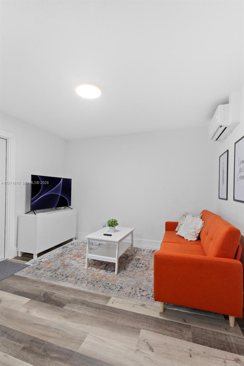 MAINARD MANOR - Residential