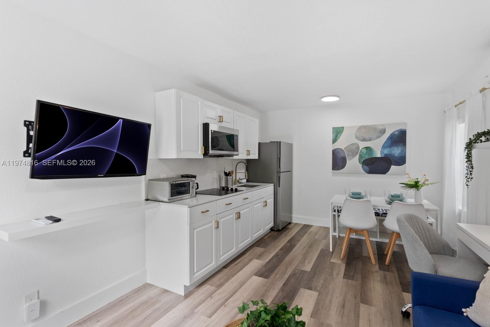 MAINARD MANOR - Residential