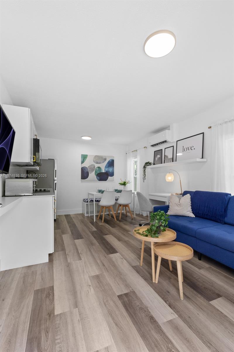 MAINARD MANOR - Residential