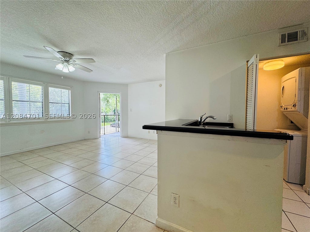 Photo of 630 S Park Rd #29-3, Hollywood, FL 33021 (MLS # A12084701)