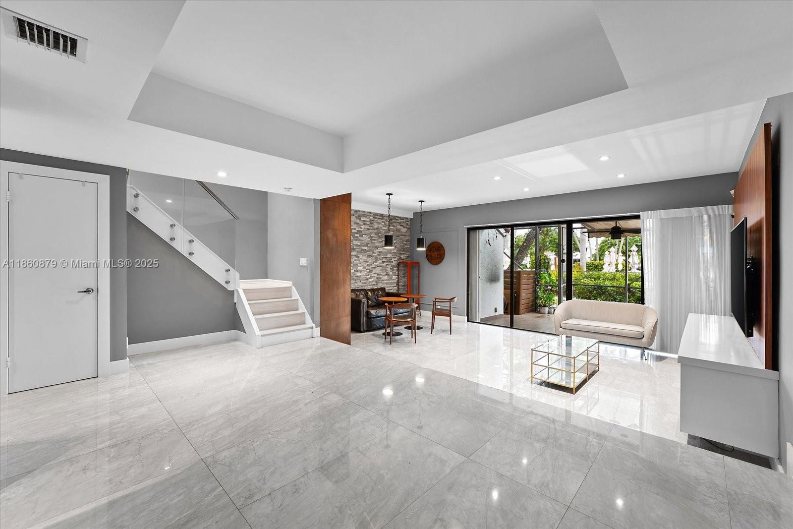 TOWNHOMES OF PORTSVIEW CO - Residential Lease