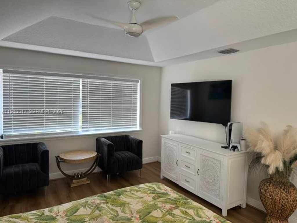 Photo of 352 Kingfisher Dr, Jupiter, FL 33458 (MLS # A11916517)