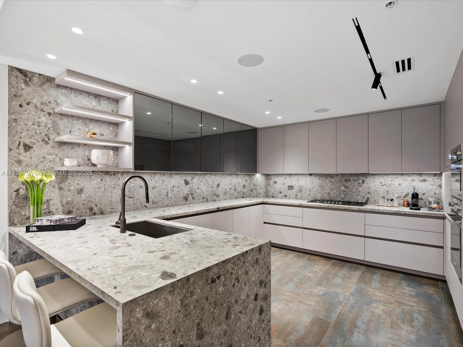 VILLAS OF POSITANO CONDO - Residential Lease